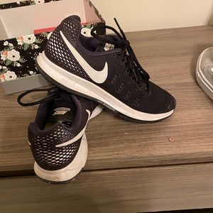 Women Nike Zoom Pegasus 33 Shoes 8 .5